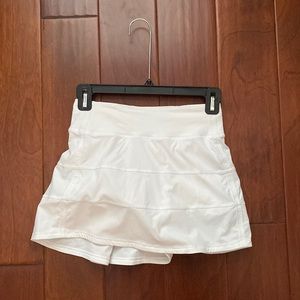 Lululemon Pace Rival Skirt, Size 0 Tall, White, Never worn, Great Condition